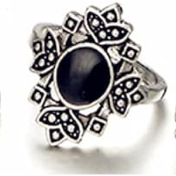 Geometric Black Silver Tone Ring - Picture 3 of 3